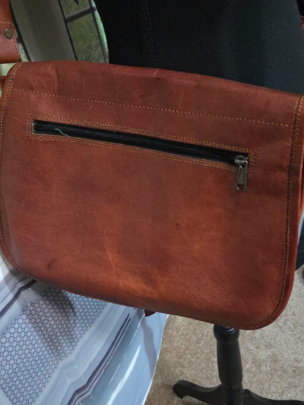 Classic Tan Leather Crossbody Satchel - Unbranded - Picture 5 of 10